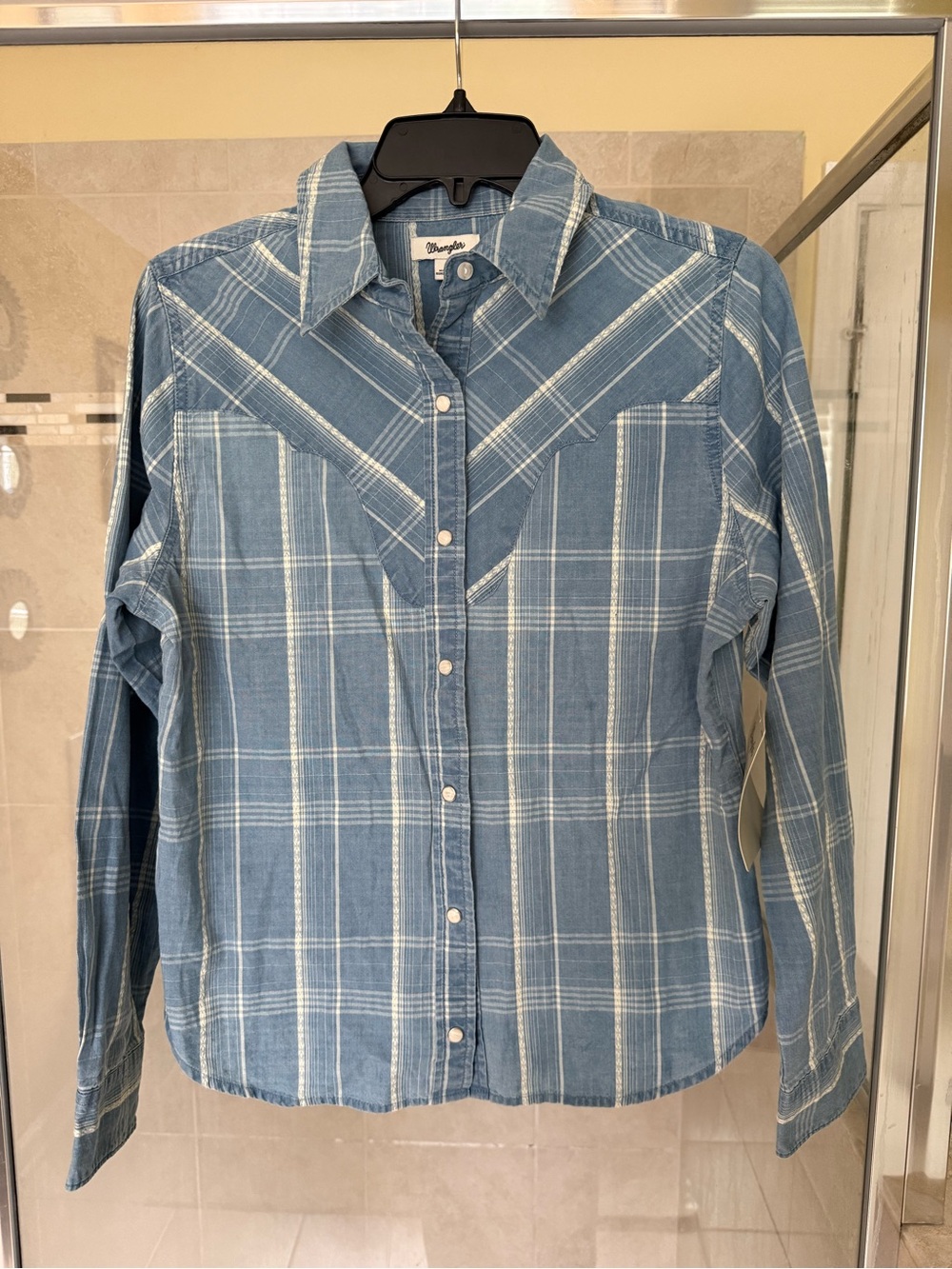 Wrangler Light Blue Plaid Western-Style Button Down Shirt
